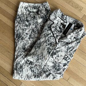 NWT Donna Karan Sleepwear. Size XL.